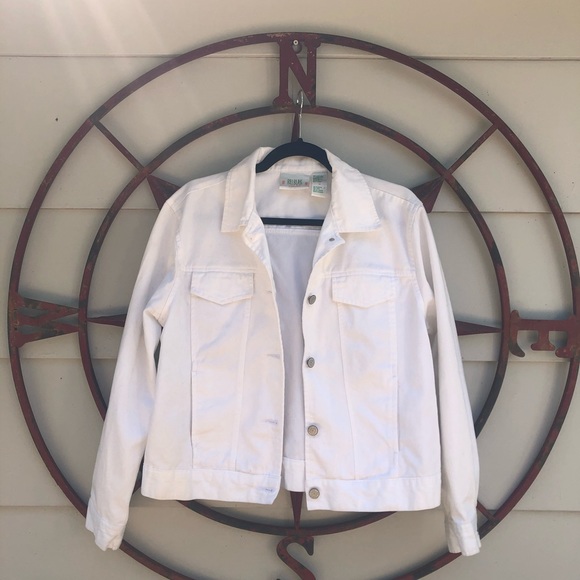 Women’s size Medium jean jacket - Picture 2 of 5